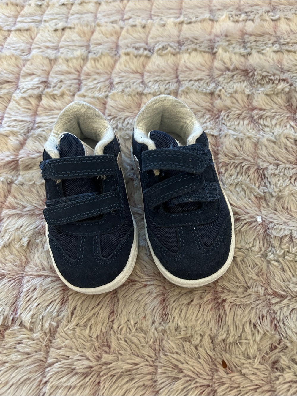 Cat & Jack Kids Navy Velcro Sneakers size 5 baby new